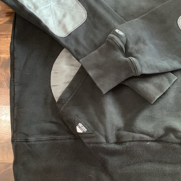 Vintage 10Deep streetwear label black hoodie.  Rarely worn. - Picture 2 of 7